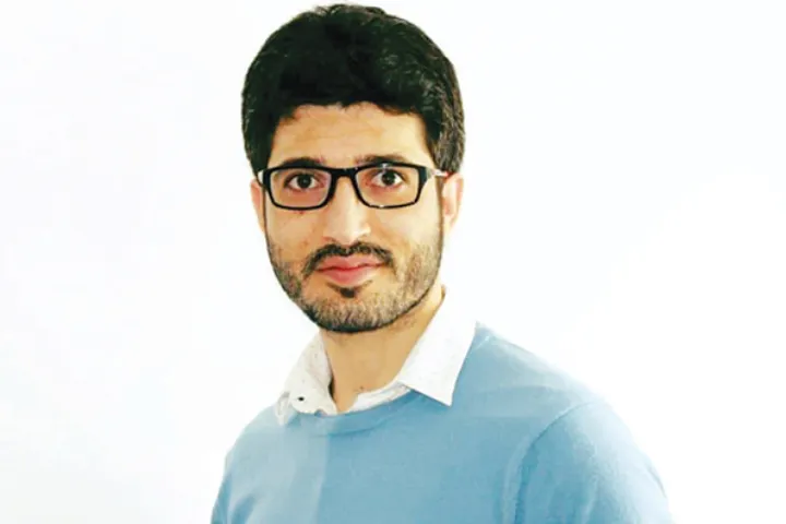 هریک از افغان‌ها سفیران کشور خود ‌اند در گفت‌وگوی با سید مدثر احمد هاشمی؛ جوان میهن‌دوست و پرتلاش مونتریال